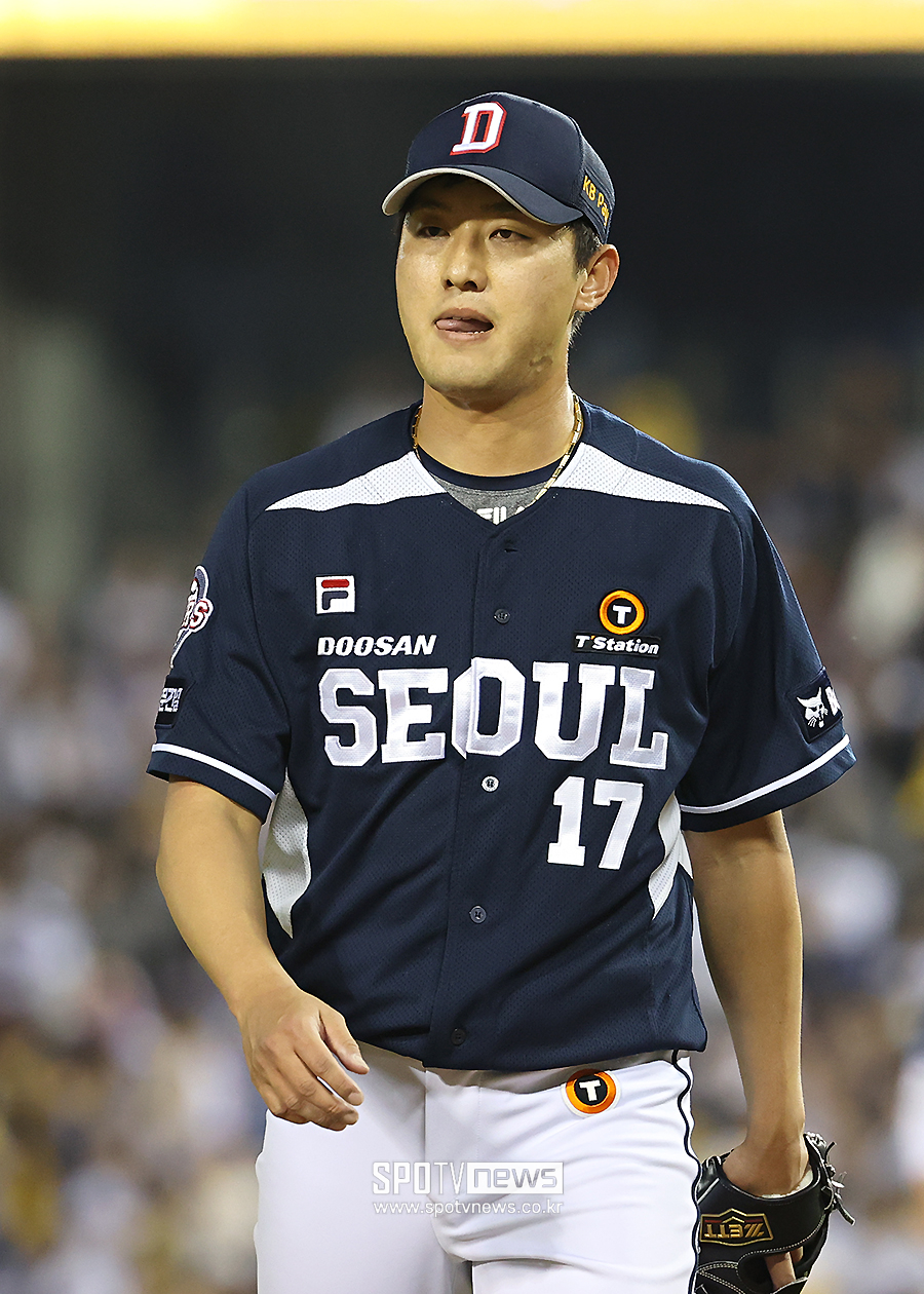 트레이드 이어 FA 계약도 대성공? 두산은 58SV 투수를 중간계투로 쓴다
