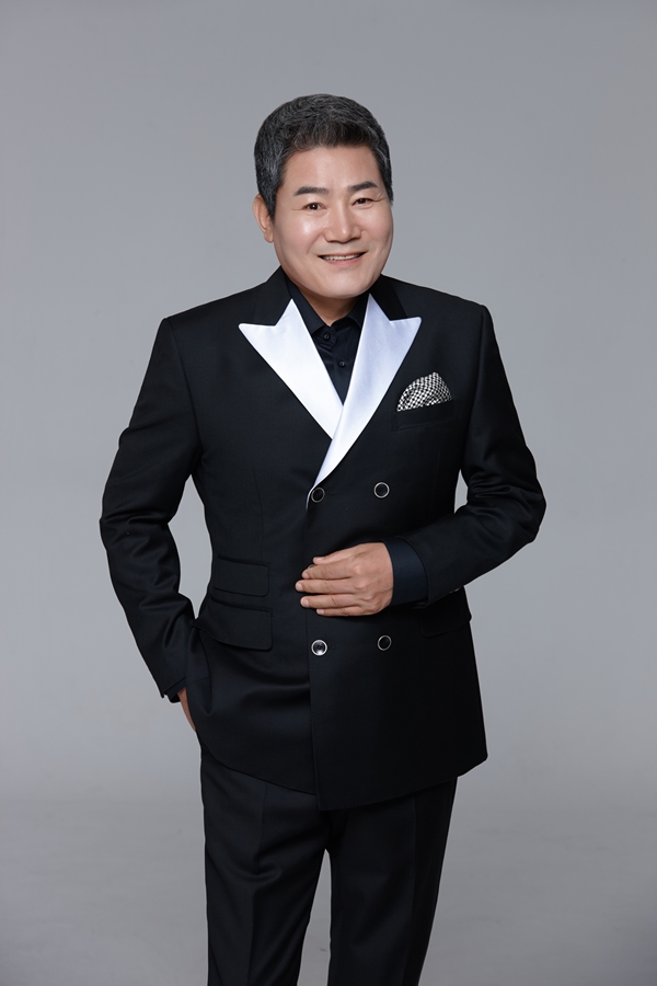 진성, 무더위도 이겨낸 이웃 사랑…취약계층 위한 재능기부 나섰다