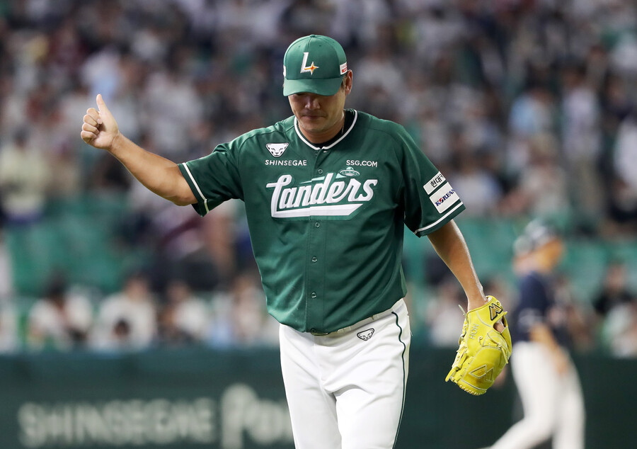‘KBO 역대 최초 대업’ 이숭용이 노경은에 바치는 찬사… "후배들에게 메시지 주는 선수"