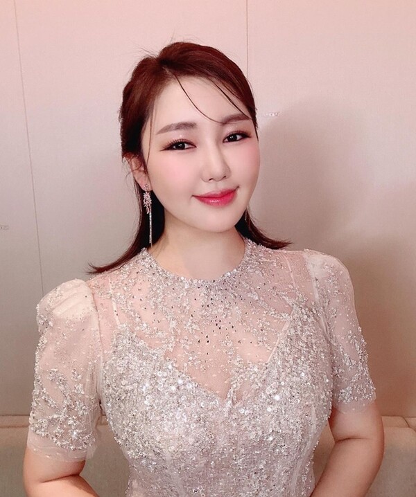 송가인, 그 가수에 그 팬…기부에 안전관리까지 '팬들도 아름다운 사람들'