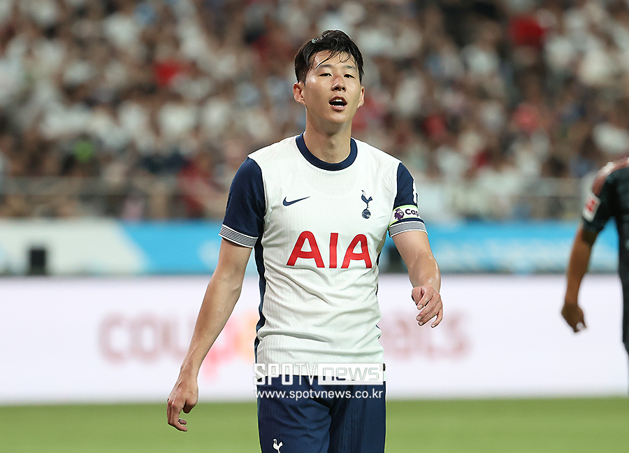 ▲ 손흥민이 단연 1위였다. 기브미 스포츠는 "현재 토트넘을 이끄는 주장은 역대 최고의 7번"이라고 손흥민을 소개하며 "2015년에 합류하고 조금은 시간이 걸렸지만 잉글랜드 프리미어리그 최고의 윙어로 발돋움했다"고 바라봤다.  ⓒ곽혜미 기자