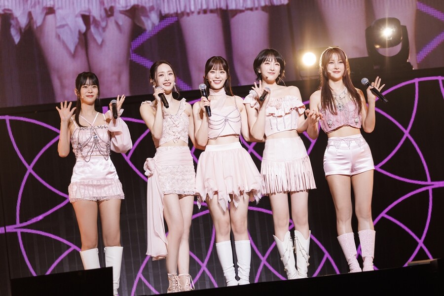 故구하라도 함께…카라, 마이크 6개 등장→'헬로' 완전체 무대