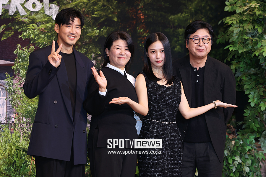 ▲ 윤계상 이정은 고민시 김윤석 ⓒ곽혜미 기자