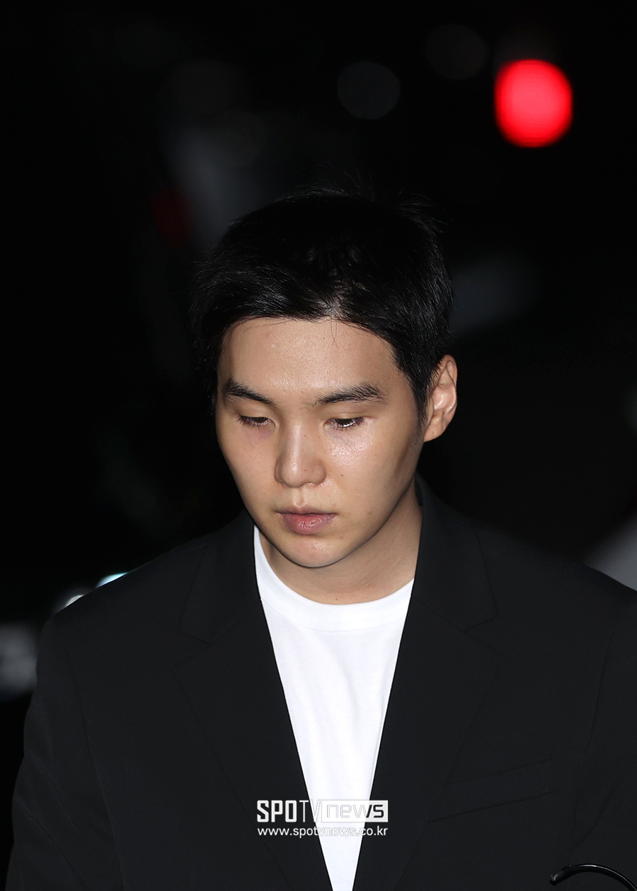 [포토S] 경찰서 출석한 슈가, 연예 활동에 빨간불