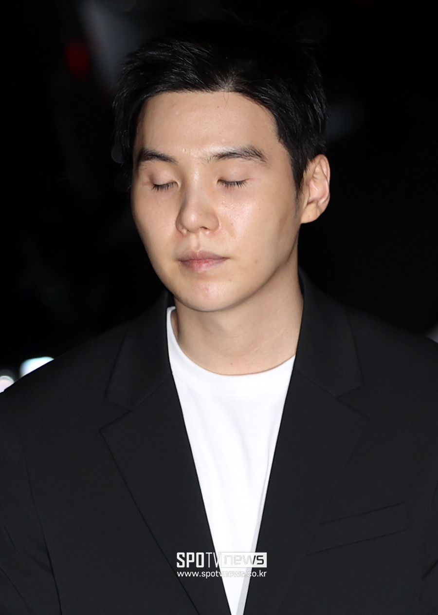 [포토S] 두 눈 감은 방탄소년단 슈가