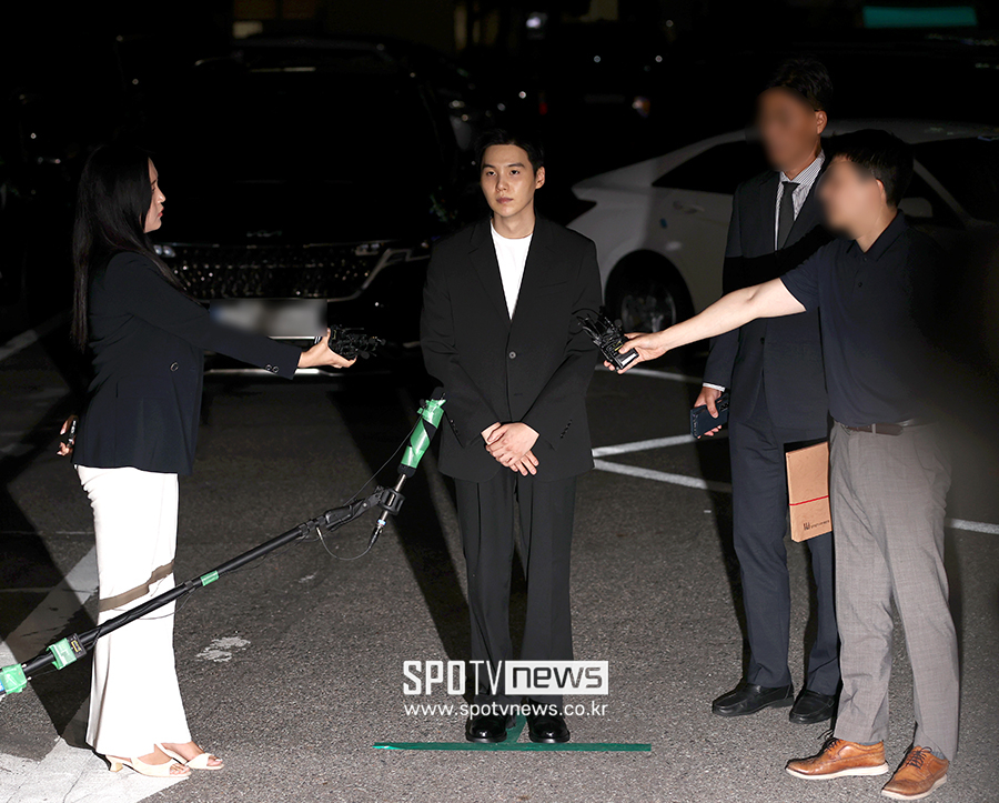 [포토S] 경찰서 포토라인 선 방탄소년단 슈가
