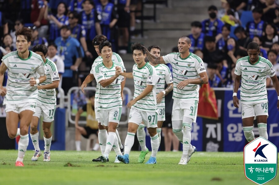 [현장 REVIEW]'김진규 결승골' 전북, 인천 1-0으로 이기고 2연승+10위로 두 계단 점프