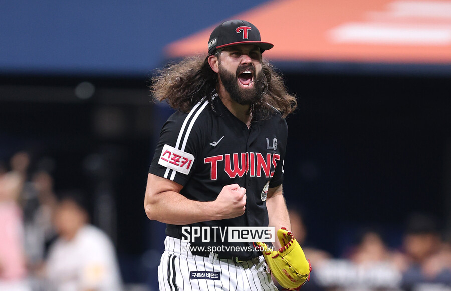 LG팬 앞에서 펑펑 울었는데… 켈리 인생 역전 기쁨의 눈물, “MLB 복귀, 나를 의심했다”(종합)