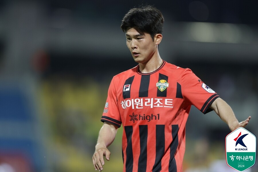▲ 홍명보 신임 축구대표팀 감독은 26일 오전 서울 종로구 축구회관에서 9월 A매치에 나설 엔트리를 공개했다.  10년 만에 다시 선보이는 홍명보호는 2026 국제축구연맹(FIFA) 북중미 월드컵 아시아지역 3차예선 일정을 통해 11회 연속 본선 진출에 도전한다.   ⓒ한국프로축구연맹