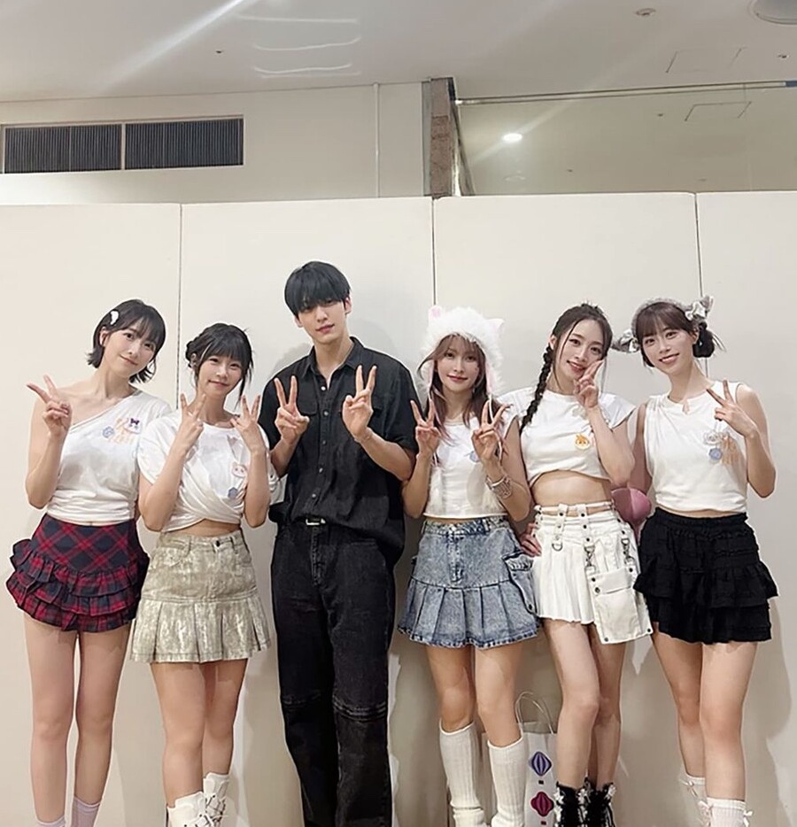 ▲ 카라, 투모로우바이투게더 수빈. 출처| 수빈 SNS