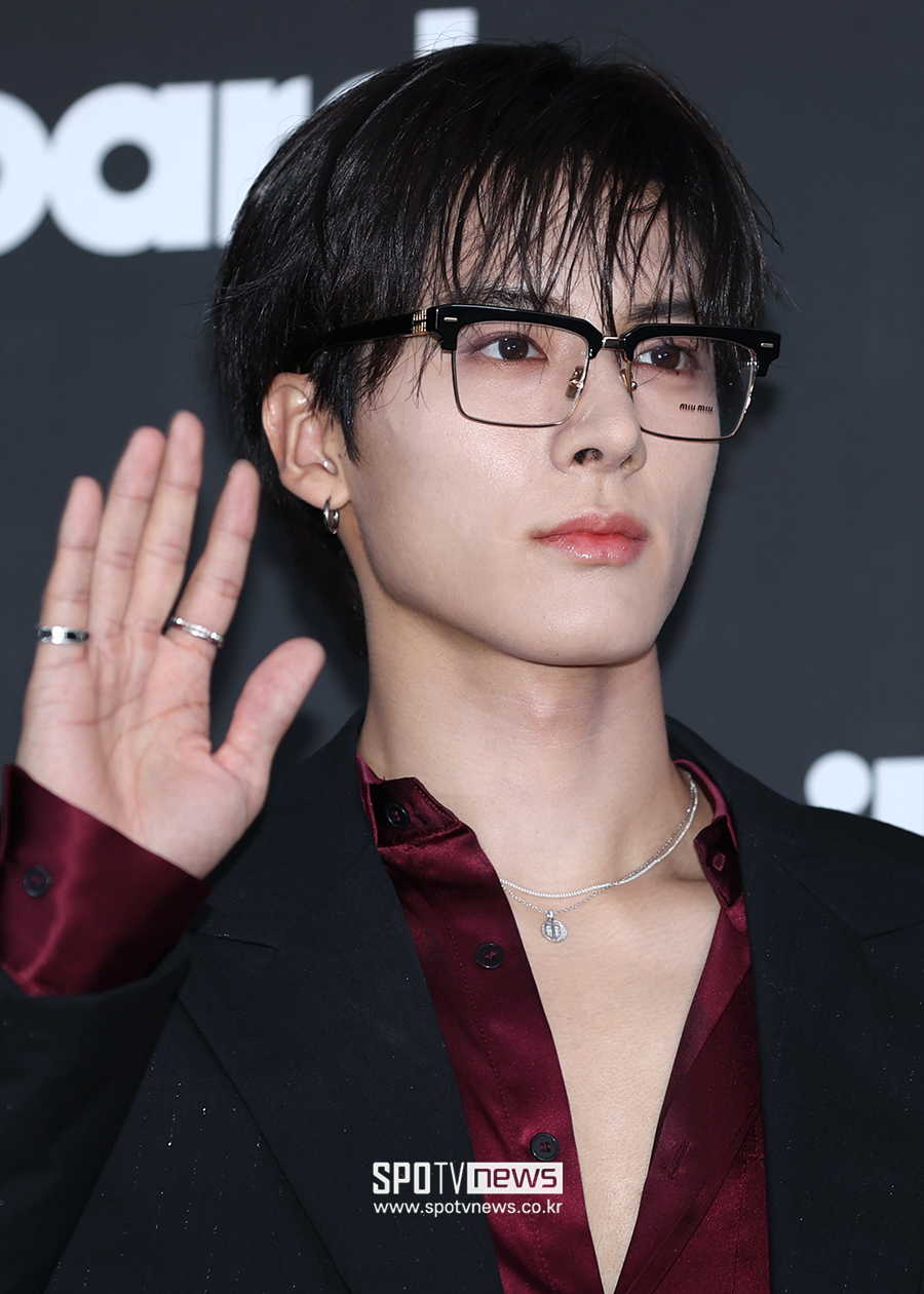 [포토S] 더보이즈 에릭, '안경이 찰떡'