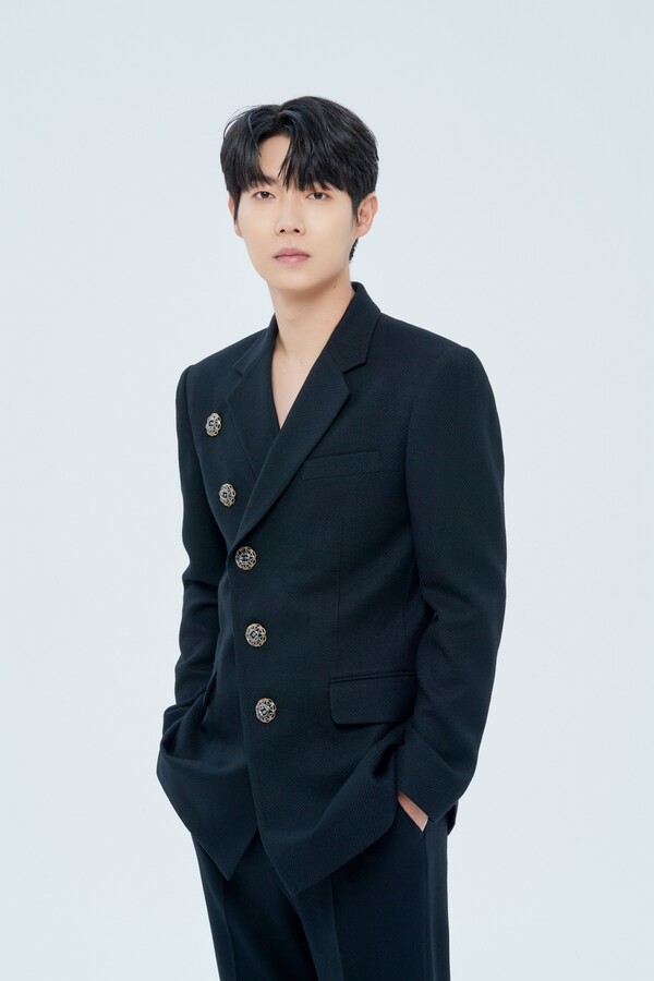 [스타덤 스타톡③]손태진 "팬들과 가깝게 호흡하는 트로트 팬덤, 저를 매우 행복하게 만듭니다"