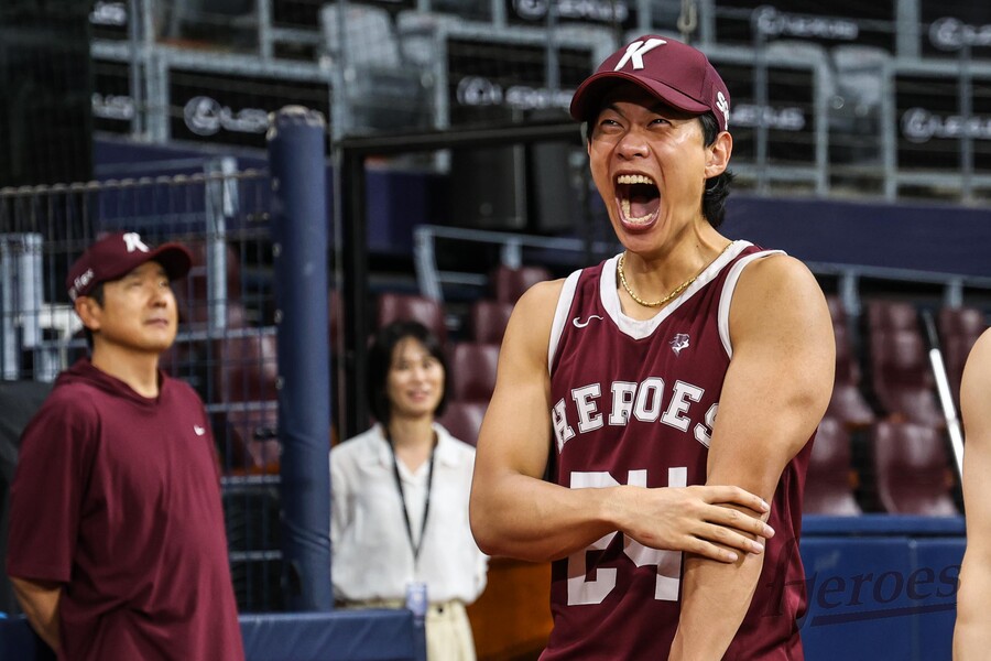 “너무 성대한 생일 파티를 해줘서 감사하다” 고척돔에 울린 생일 축하 노래, 간판스타 위한 키움의 깜짝 선물