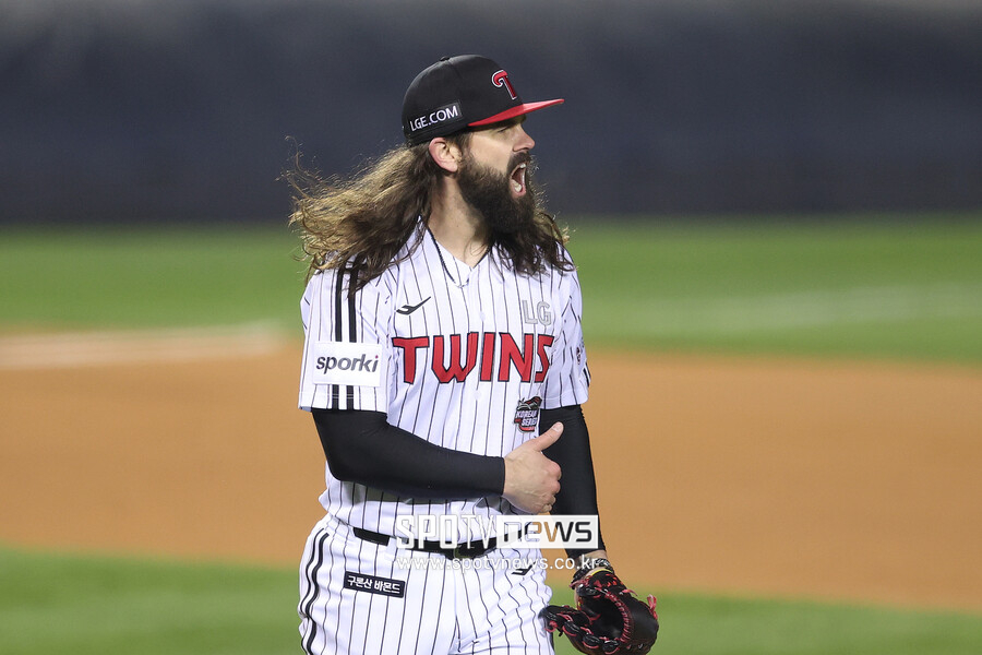 LG서 방출→극적 MLB 복귀→세이브 뒤 잔인한 통보… 켈리-뷰캐넌 경쟁하나, 다음 행선지는?