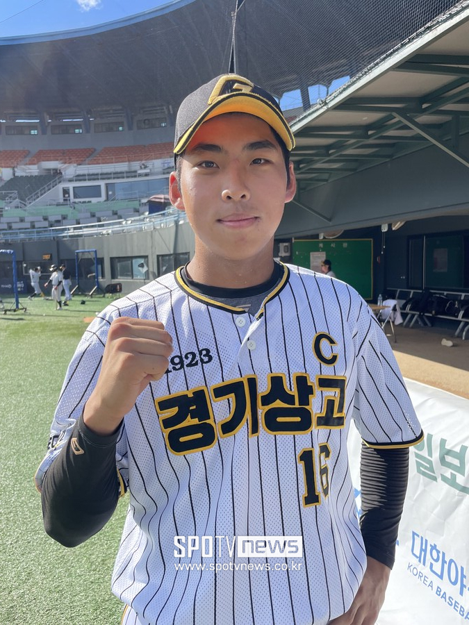 ‘OPS 0.976인데 150km 파이어볼러라니‘ 다재다능한 매력, KBO 스카우트 사로 잡았다