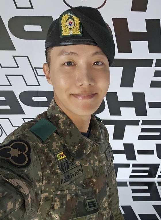 '부동산 부자' BTS 제이홉, 용산 아파트 추가매입…200억 현금 플렉스
