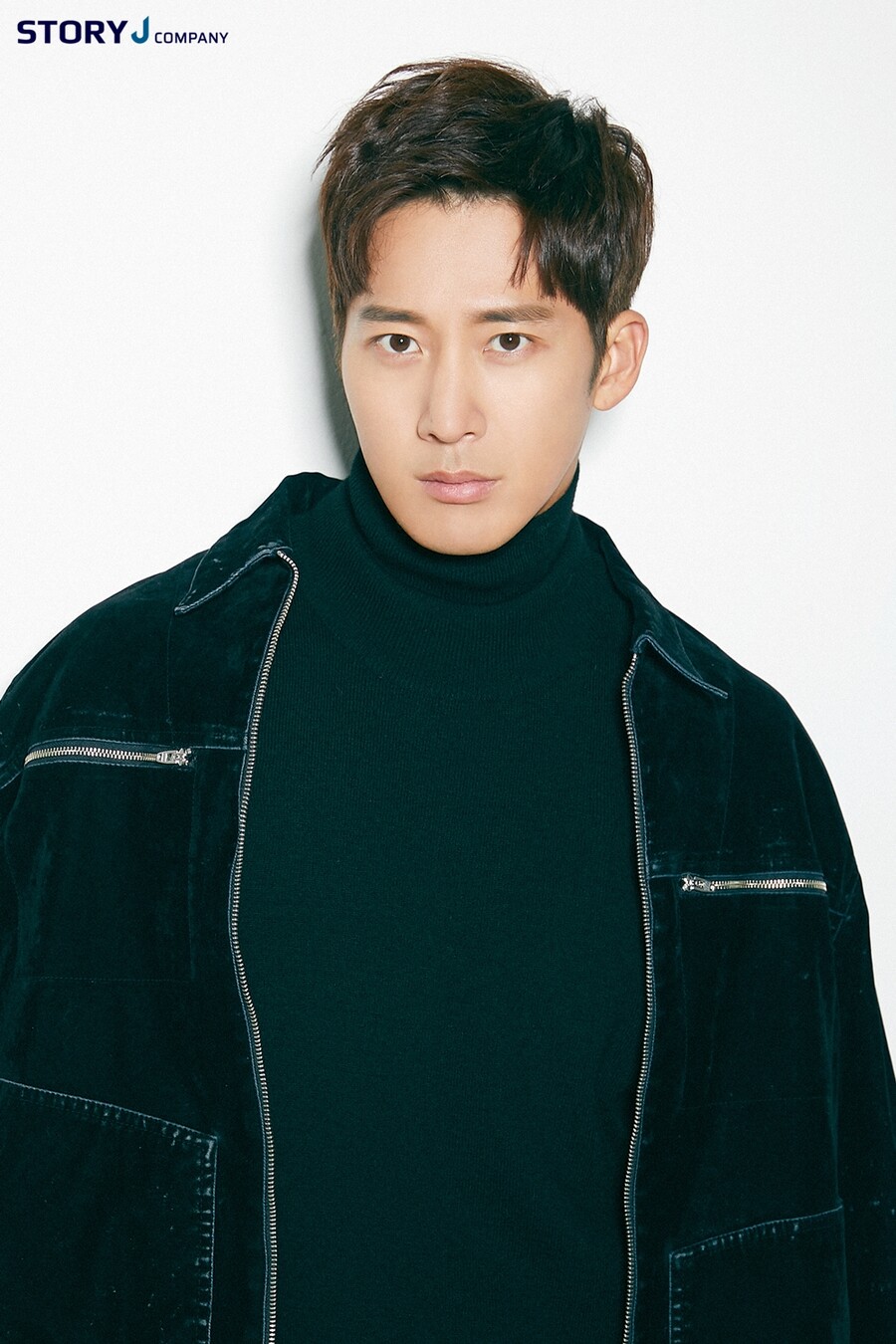 이완, 스토리제이컴퍼니와 재계약 "두터운 신뢰 바탕"[공식]
