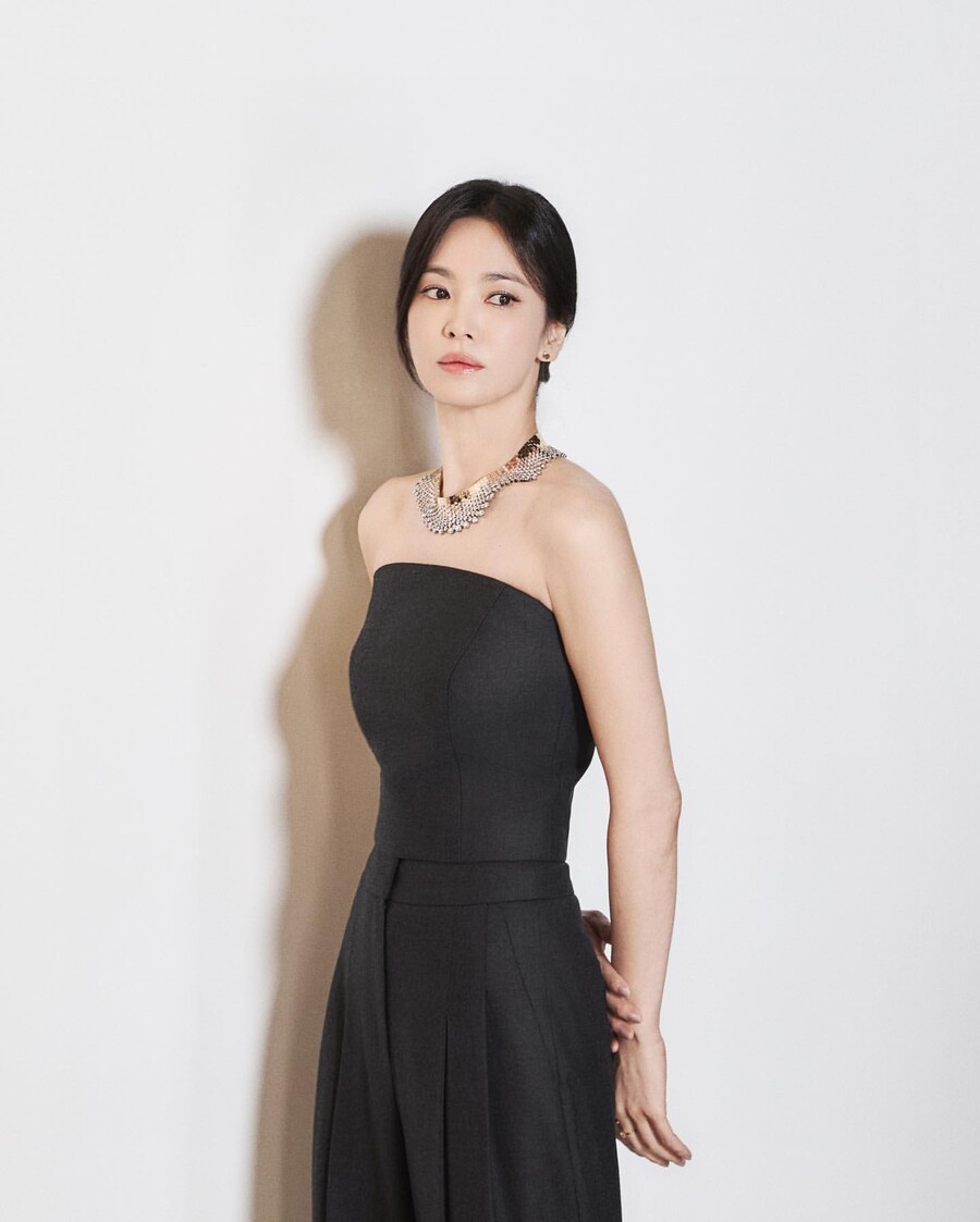세월이 송혜교만 비켜가…다이아보다 빛나는 명품미모