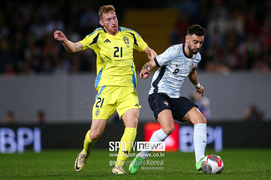 ▲ 스웨덴 축구대표팀 주장 빅토르 린델뢰프가 부상으로 아제르바이잔전에 나서지 못하면서 주장 완장을 차고 나서게 된 토트넘 홋스퍼 공격수 데얀 클루세프스키.