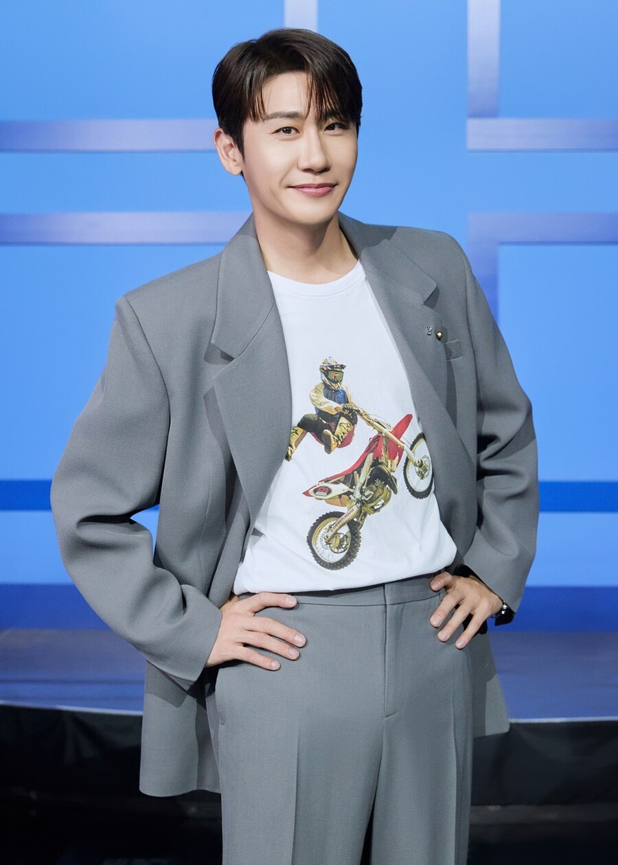 "3천만원 지급"…영탁 前 소속사 대표, '음원 사재기' 인정