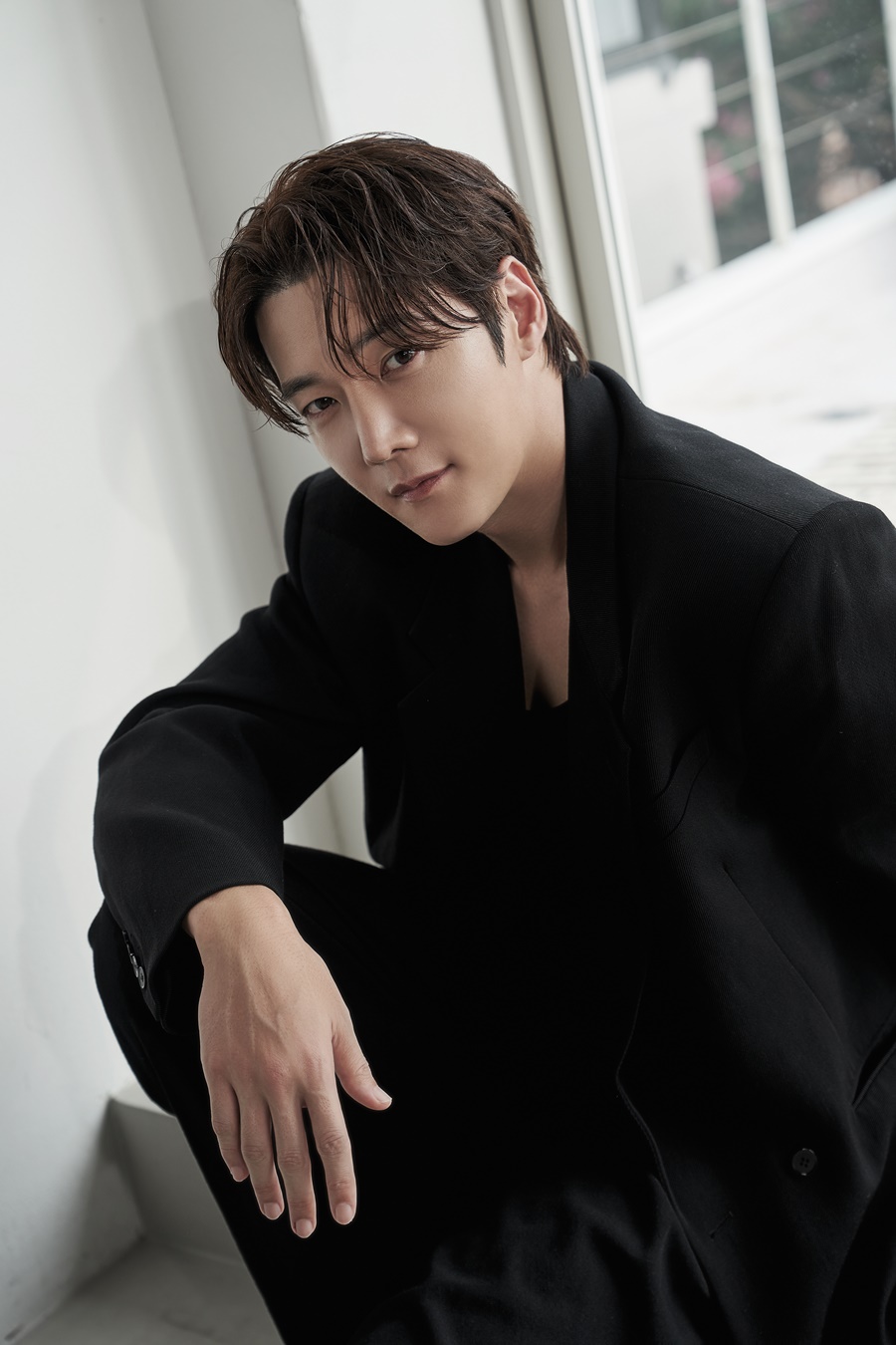 ‘KIA 찐팬‘ 배우 최진혁·고경표, 14~15일 키움전 승리기원 시구 나선다