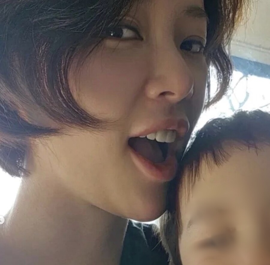 황정음, 이혼 소송 후 첫 명절…두 아들과 행복한 하루