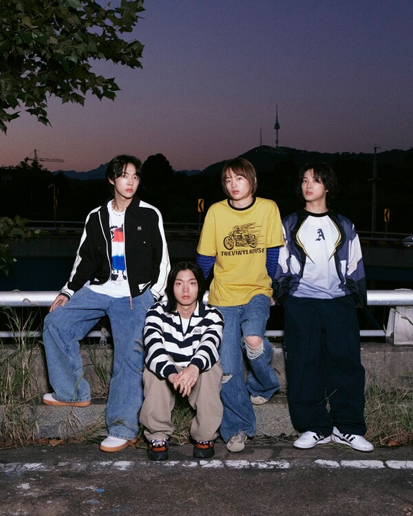 ▲ 드래곤포니 첫 EP 타이틀곡 '팝업' 콘셉트 사진. 제공|안테나