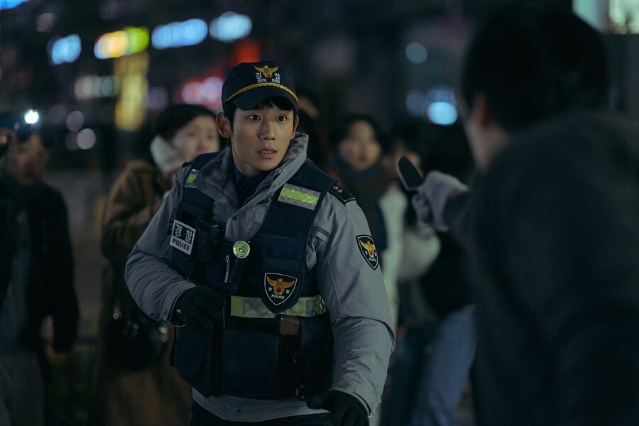 정해인, 생애 첫 빌런부터 씹어먹었다…동공연기·액션장인 '새얼굴'