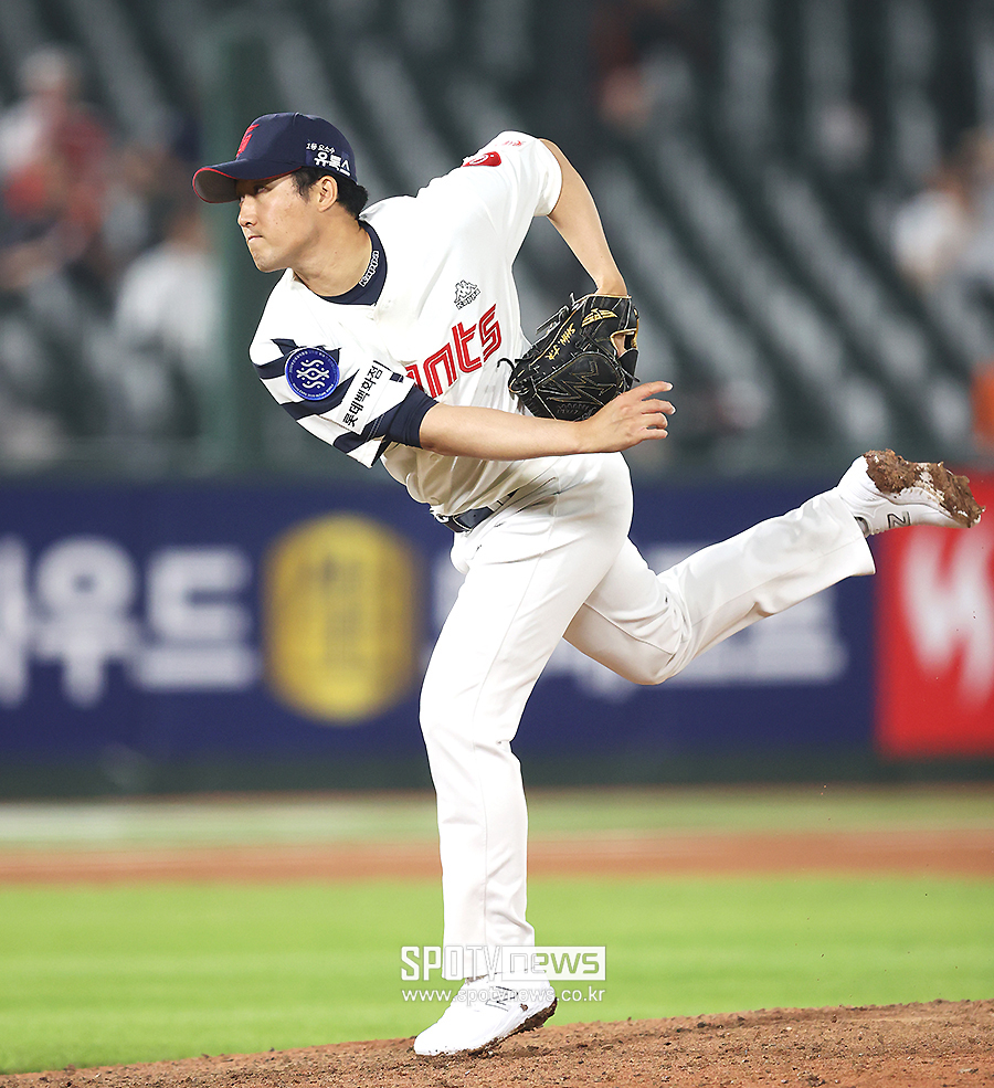 롯데 방출신화 또 없었다…37세 베테랑 투수와 결별, 10년전 대기록 주인공 선수생활 기로