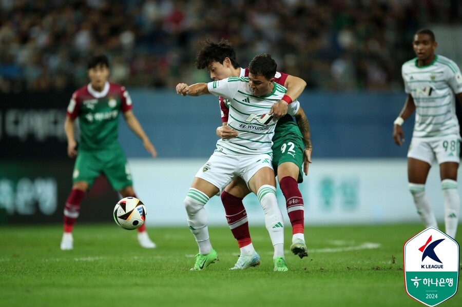 [현장 REVIEW] '득점 없는 전쟁' 잔류 경쟁 펼치는 대전-전북, 헛심공방 끝 0-0 무승부
