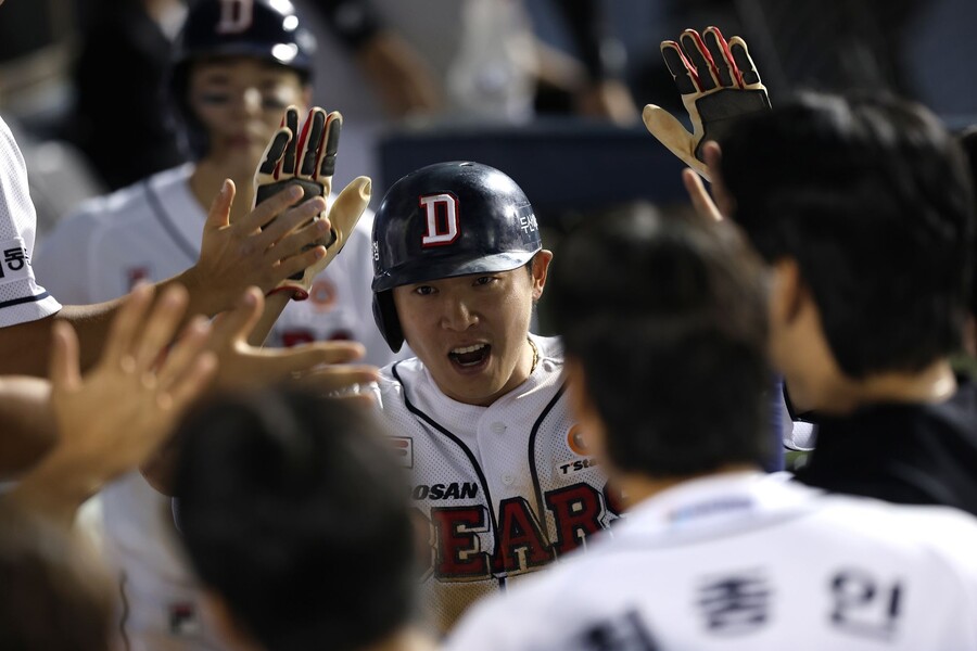 피로 물든 유니폼과 51도루, KBO 역대 최초 역사의 훈장이다…"약도 안 발라요, 은퇴할 때까지 뛸 거예요"