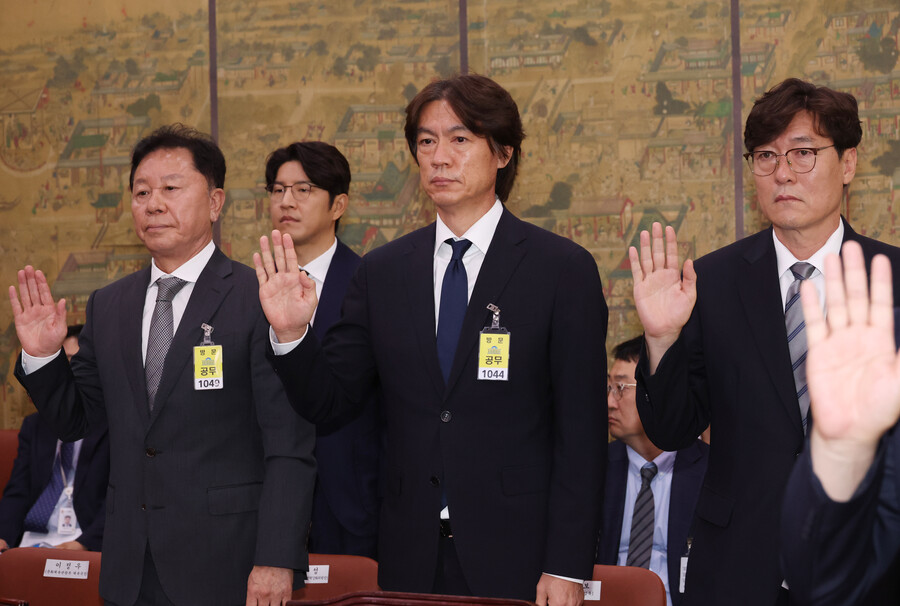 사퇴도 눈물도, 국회선 안 통했다…"회피성 발언 실망스러워" 위원장 일침