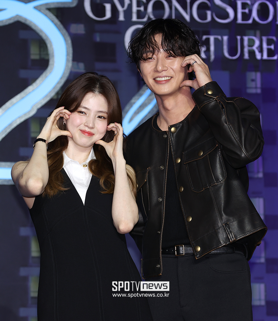 '경성크리처2' 박서준 "한소희, 시즌2에 더 하얘져…안티에이징 제대로"