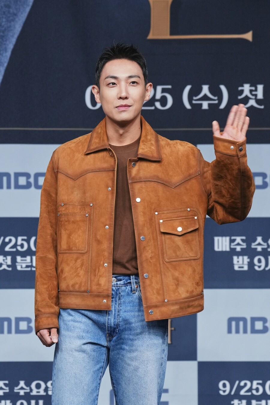 '짠남자' 이준 "씨엔블루 정용화 섭외하고파…집 화려하다"