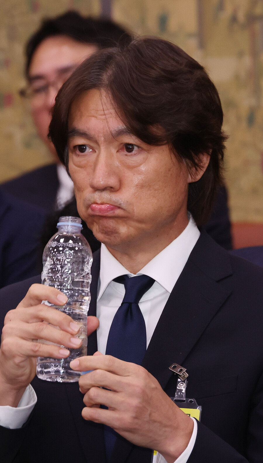 '이게 국회구나' 카리스마 사라진 홍명보, 여야 통합 융단 폭격에 '땀 뻘뻘'→"말 바꾸지 마세요!" 호되게 혼쭐