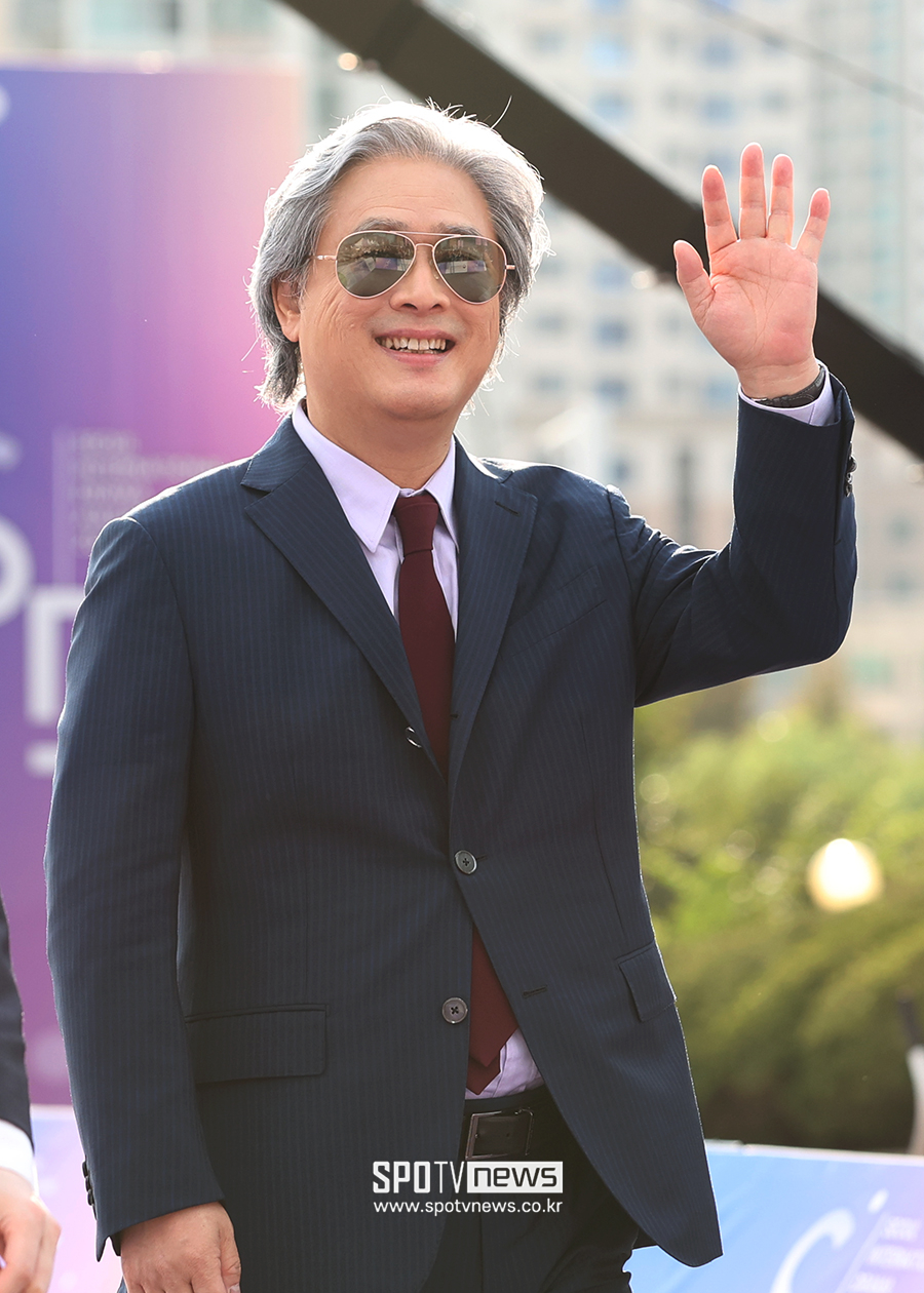 "영화인들이 일쳤다" 박찬욱·송강호, 서울드라마어워즈서 나란히 수상[종합]