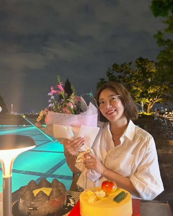 '시험관 도전' 손담비, "남편 이규혁과 함께라 특별한 생일"