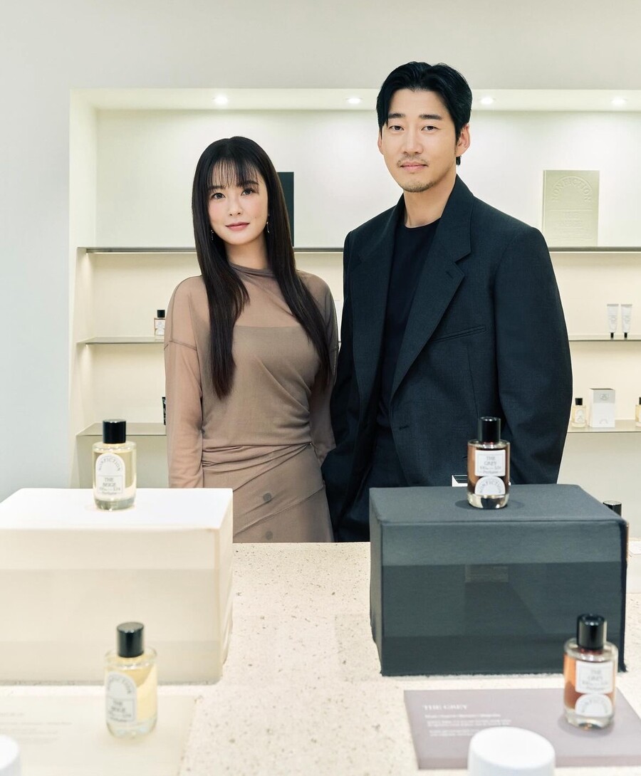 ▲ 정유미(왼쪽), 윤계상. 출처| 윤계상 SNS