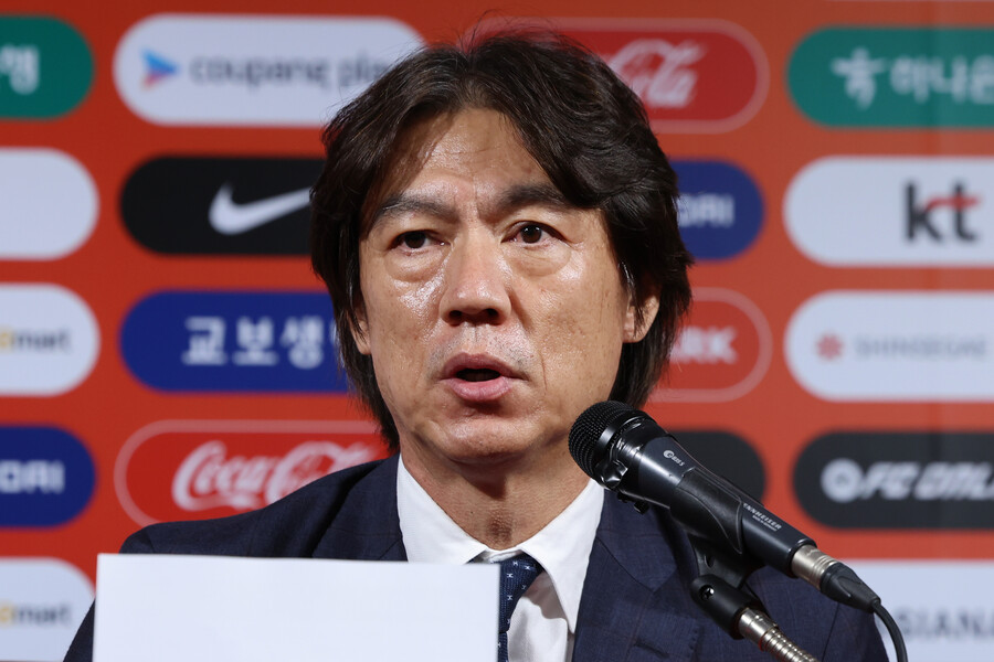 '허벅지 부상' 손흥민 없는 A매치 될까...홍명보 감독 "상황 지켜봐야, 플랜B 준비됐어"[일문일답]
