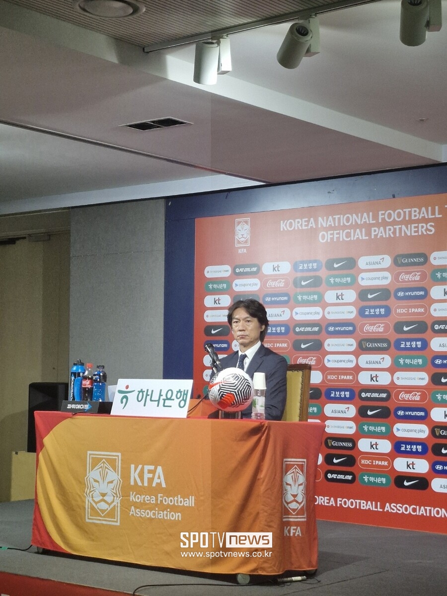 [SPO 현장] "억울합니다" 홍명보 감독, 결국 KFA에 투명성 요구 "10차 회의록에 대한 언론의 평가 받자"