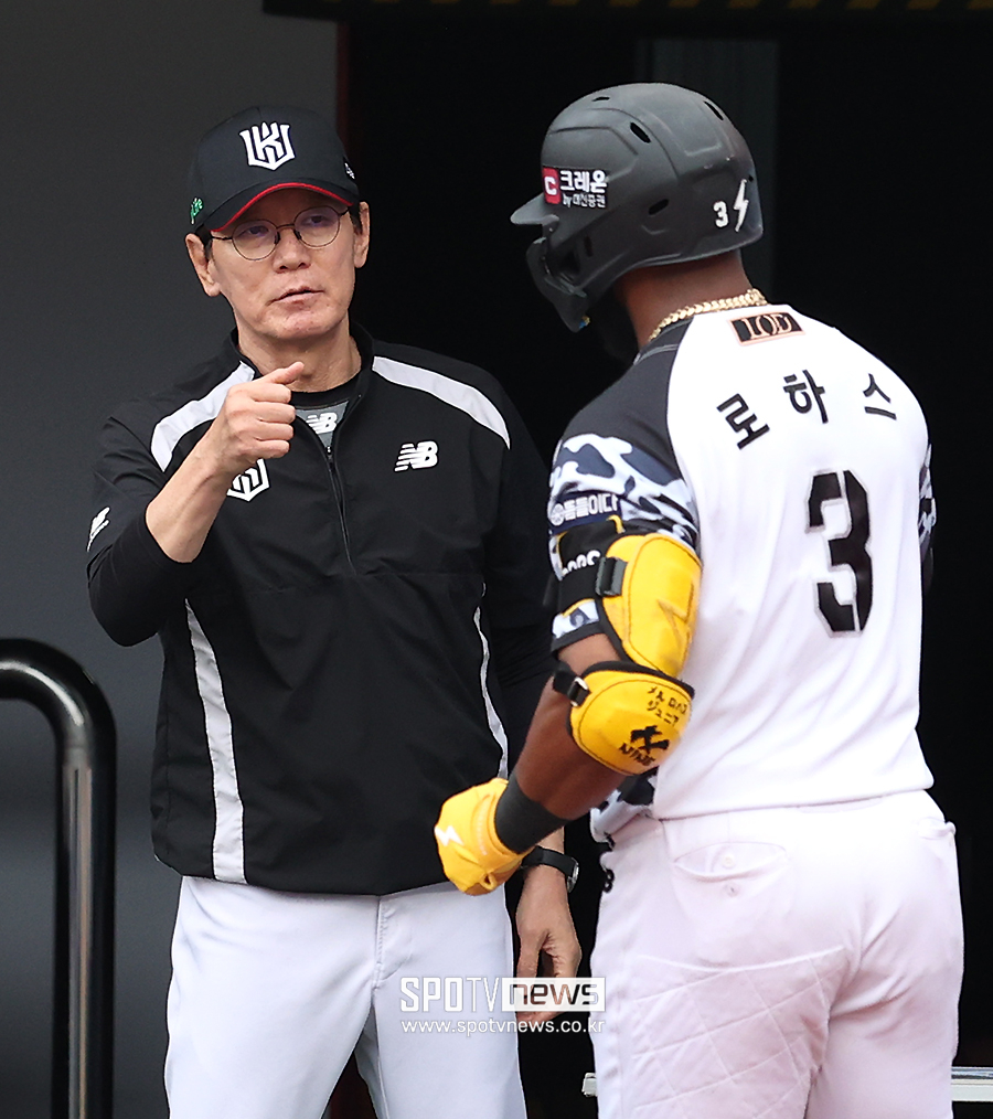 ▲ 이강철 감독과 멜 로하스 주니어 ⓒ곽혜미 기자