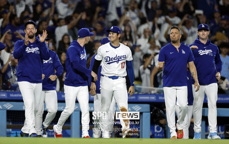 ‘선발 붕괴+MVP 타선 침묵‘ 2023 PS 악몽 다저스…美 "2024년도 우려 사항 많아“