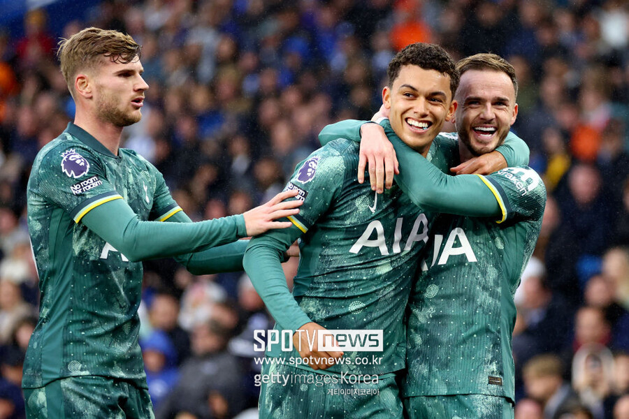 [PL REVIEW] '최악의 후반전' 토트넘, 2-0→2-3으로 브라이튼에 역전패…수비 실수가 치명적이었다