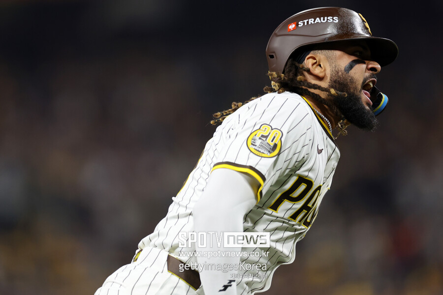 [NLDS] ‘BEAT LA' 샌디에이고, 다저스 6-5로 꺾고 2년전 기억 소환…NLCS 보인다