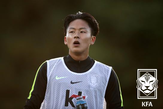 ▲ 축구 선수 부상을 분석하는 사이트 ‘피지오 스카우트’는 ”황희찬이 월드컵 아시아 예선요르단전에서 경기 중 발목 부상을 당해 교체됐다. 심각한 태클로 인해 발목이 강제로 꺾이면서 꺾이면서 높은 등급의 발목 염좌 또는 족근관절염(신데스모시스 손상)에 대한 우려가 제기되고 있다“라고 알렸다.  수술시 회복 기간을 최대 10주로 예상했다. 대한축구협회는 황희찬 부상 공백을 대체 자원 발탁으로 일단 메웠다. 파울루 벤투 감독 체제였던 2019년 6월 이후 무려 5년 4개월 만에 이승우가 국가대표팀에 소집됐다 ⓒ대한축구협회