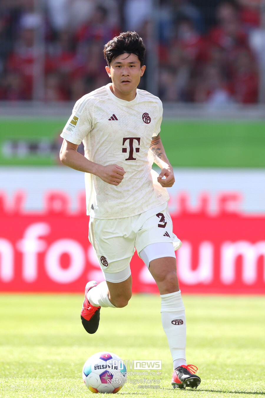 ▲ 독일 매체 빌트는 이토 히로키가 부상에서 돌아온다면 바이에른 뮌헨 수비진 변화가 이루어질 것이라며, 기존 선수 중에 김민재가 빠질 것이 가장 유력하다고 전망했다. 