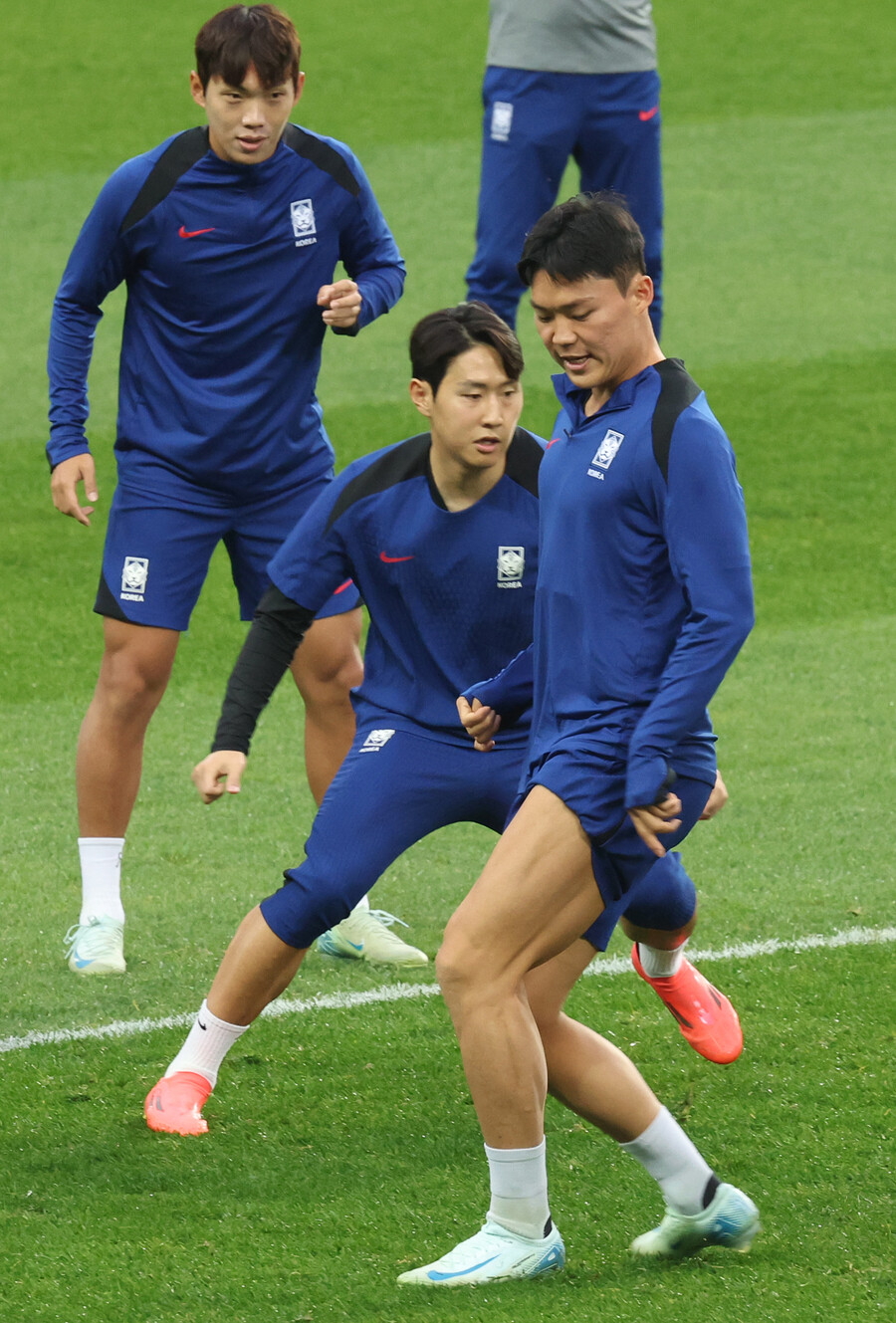 ▲ 2026 국제축구연맹(FIFA) 북중미 월드컵 아시아지역 3차 예선 이라크전을 앞둔 대한민국 축구 국가대표팀 14일 오후 경기도 용인미르스타디움에서 훈련하고 있다.  ⓒ 연합뉴스