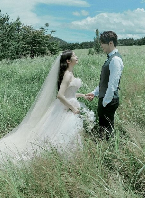 김연아, ♥고우림 그리워하며…"두 번째 결기" 미공개 웨딩 화보 대방출