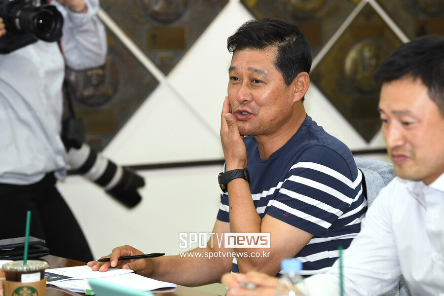▲ KT에 새로 합류한 이종범 코치는 현역 시절 KBO 리그 통산 1706경기 타율 .297 1797안타 194홈런 730타점 510도루를 기록했으며 '바람의 아들'이라는 별명으로 유명했다. ⓒ곽혜미 기자