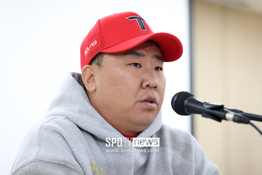 "네일에게 감사하다" 이범호 감독은 왜 71구만 던진 에이스에게 경의를 표했을까